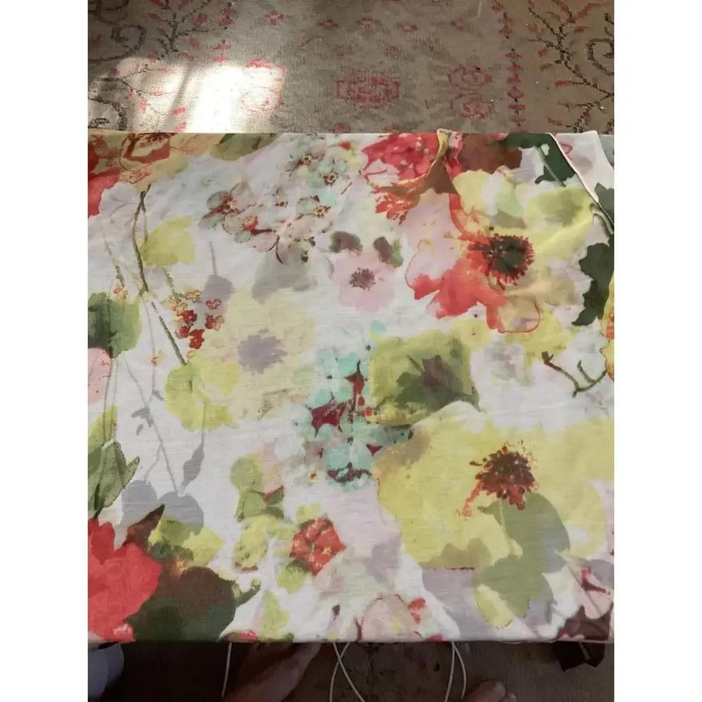 Floral Print Lightweight Women's Scarf - Picture 3 of 5